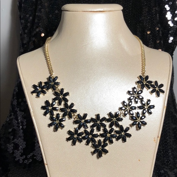 gold tone necklace, faceted black shiny stones - Picture 5 of 6